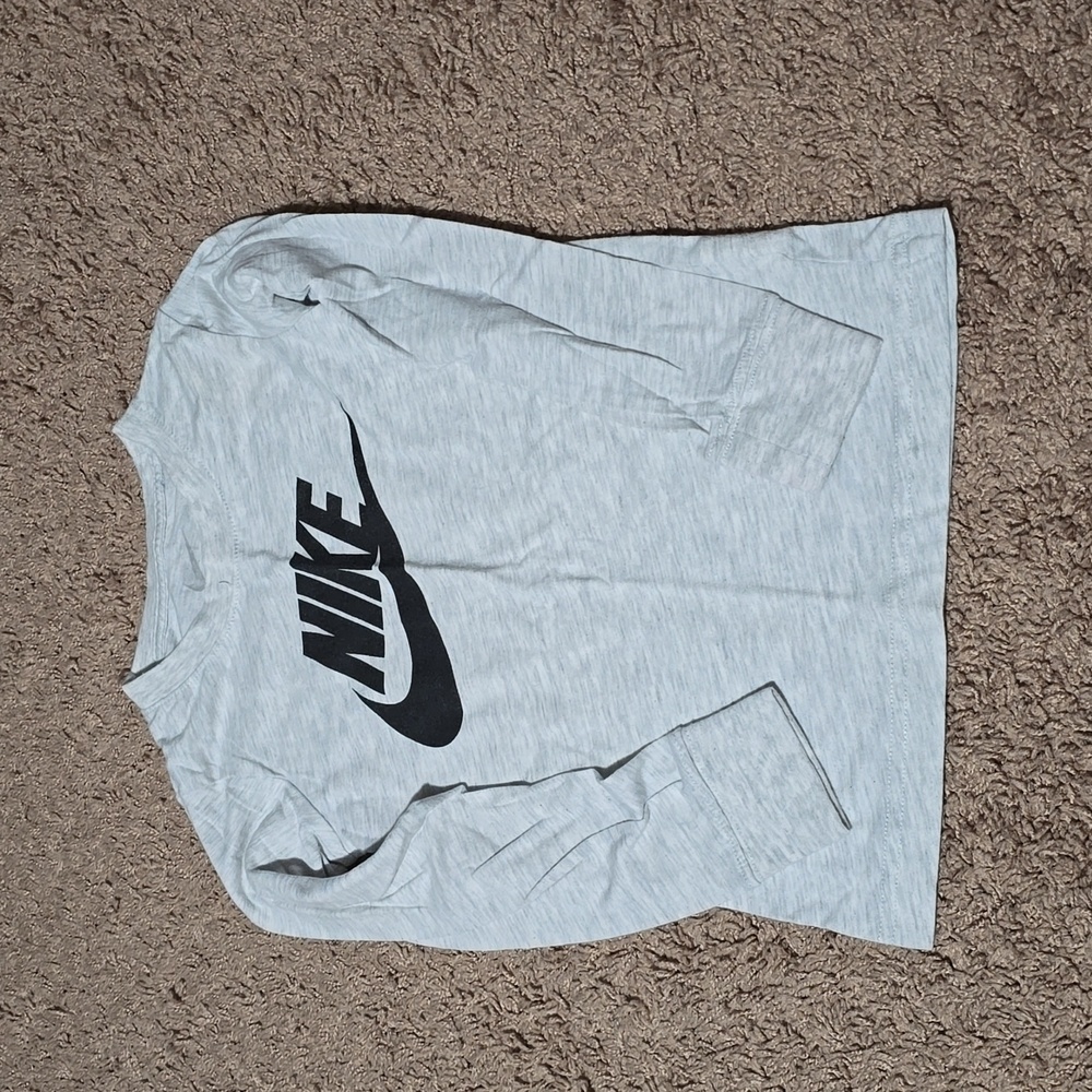 Nike long sleeve shirt
